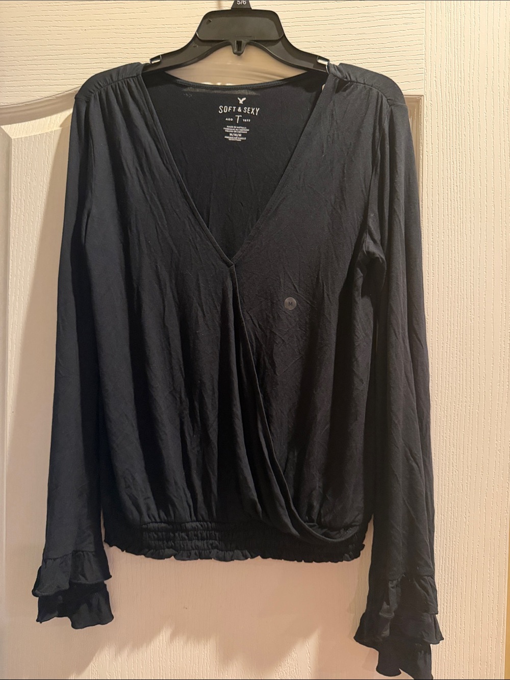 American Eagle Women's Black Long-Sleeve Wrap Top Ruffle Wrist Size Medium NWT